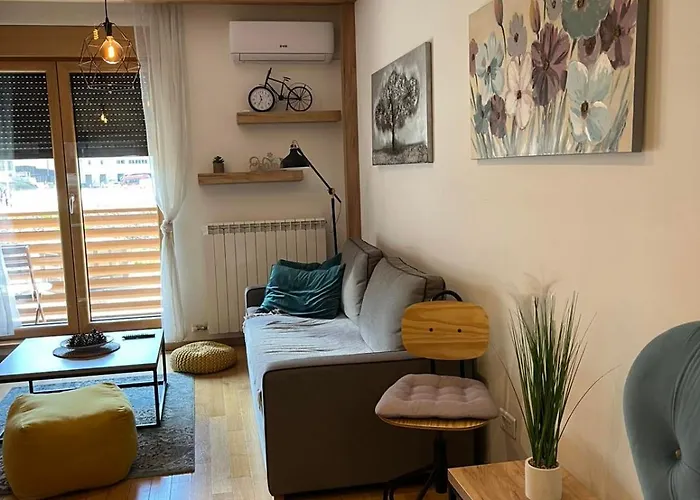 Sunny アパート ズラティボール